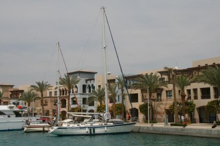 AuÃŸer der schÃ¶nen neuen Hotelanlage um den Hafen gibt es hier weit und breit nichts (auÃŸer weiteren Hotelanlagen)