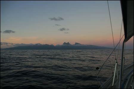 1-tahiti-im-morgendunst.jpg