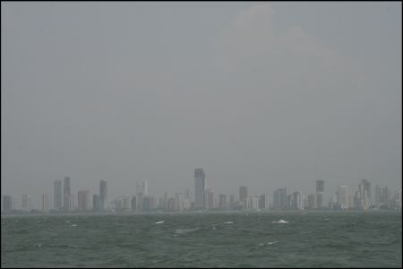 2-im-dunst-zeichnet-sich-cartagena-ab.jpg