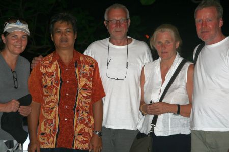 Ein schÃ¶ner, ereignisreicher Tag geht zu Ende. Abschiedsfoto mit Ranjit, der uns vieles Ã¼ber Malaysia und seine Kultur erzÃ¤hlt hat.