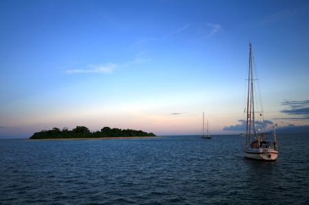 Hier liegen wir am Abend gemeinsam mit der SY Golden Tilla friedlich vor Anker.