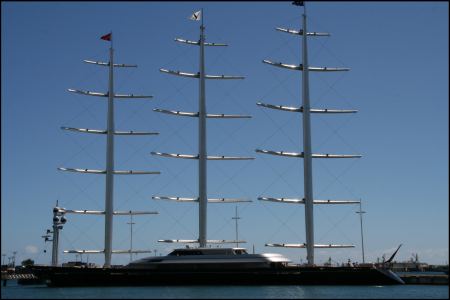 6-superyacht-im-hafen-papeete.jpg