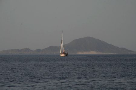 Bei ruhigem Wetter geht es weiter Richtung Port Ghalib in Ã„gypten.