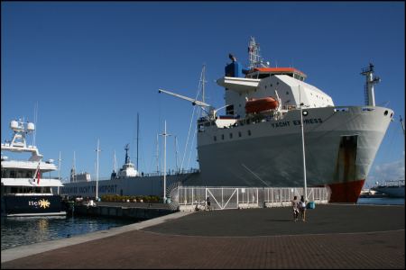 8-0-dockwise-yacht-express.jpg