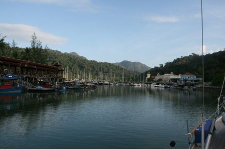 .... wird noch in der Telaga Marina getankt.