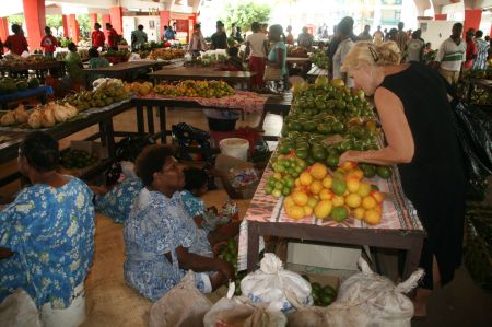 Ein wunderbarer Markt.  Nach der langen Reise auf See viele frische Sachen.