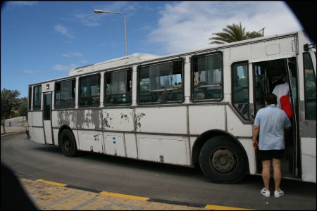 bus-in-curacoa.jpg