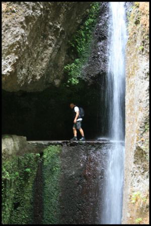 rudiger-unter-wasserfall.jpg